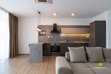 Na prenájom 2-izbový byt, 70 m², Bojnice, Ulica Podskalné