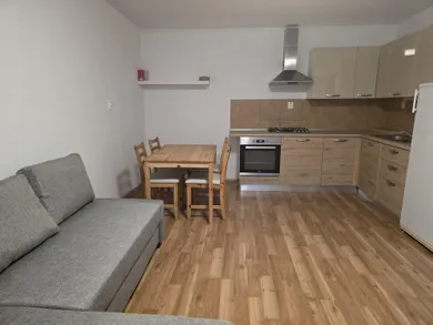 Kiadó lakások, 2-szobás, Pezinok · €770