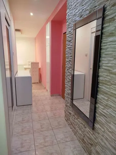 Na prenájom 2-izbový byt, 53 m², Banská Bystrica, Trieda SNP