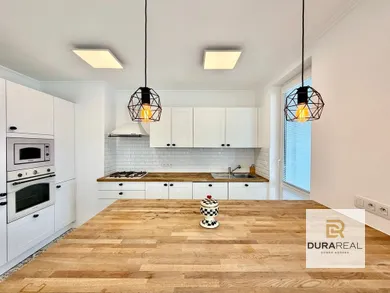 Byty na predaj 4-izbový, Bratislava-Staré Mesto · €649 900