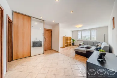 Na predaj 4-izbový byt, 85 m², Bratislava-Petržalka, Vígľašská