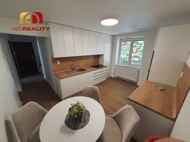 Na prenájom 2-izbový byt, 65 m², Michalovce, Sama Chalupku