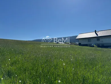 Na predaj pozemok, Babín