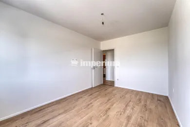 Na predaj 3-izbový byt, 68 m², -