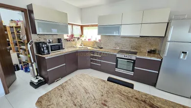 Na prenájom 7-izbový dom, 240 m², Bratislava-Karlova Ves