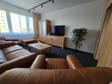 Na predaj 3-izbový byt, 77 m², Lučenec, Rúbanisko III