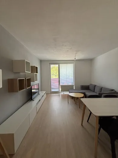 Na prenájom 3-izbový byt, 62 m², Nitra, Hornostavská