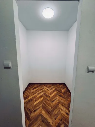 Na prenájom 2-izbový byt, 64 m², Nové Zámky, Nábrežná