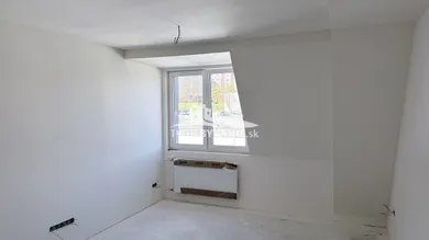 Na predaj 1-izbový byt, 30 m², Košice-Sídlisko KVP, Trieda KVP 3112