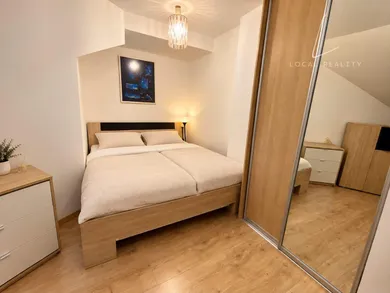 Na prenájom 4-izbový byt, 200 m², Bratislava-Staré Mesto, Palackého