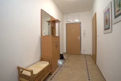 Na prenájom 2-izbový byt, 70 m², Bratislava-Ružinov, Ružová dolina