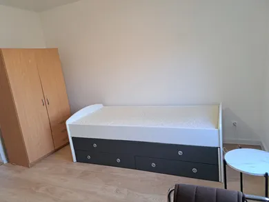 Na prenájom 1-izbový dom, 70 m², Komárno, Malodunajské nábr.
