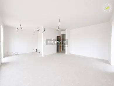 Na predaj 4-izbový byt, 93 m², Bratislava-Jarovce, Chotárna