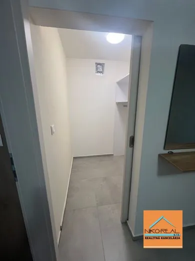 Na prenájom 3-izbový byt, 74 m², Bratislava-Staré Mesto, Medená