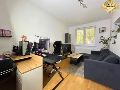 Na prenájom 2-izbový byt, 47 m², Vráble