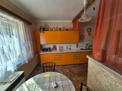 Na predaj dom, 110 m², Horná Kráľová, Školská