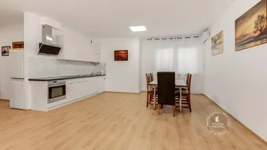 Na prenájom 2-izbový byt, 100 m², Bratislava-Nové Mesto, Pod Vtáčnikom