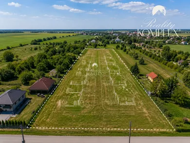 Działki na sprzedaż, Komárno · €307 945