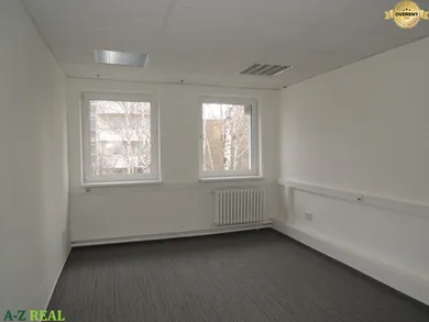 Na prenájom komerčné, 43 m², Bratislava-Ružinov, Sabinovská