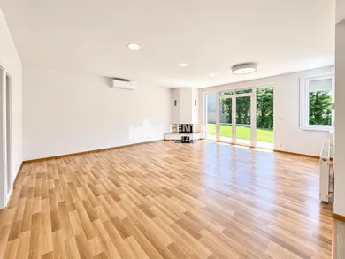 Na prenájom 6-izbový dom, 265 m², Bratislava-Záhorská Bystrica
