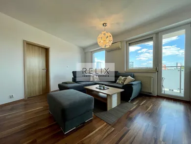 Na prenájom 2-izbový byt, 77 m², Bratislava-Nové Mesto, Hálkova