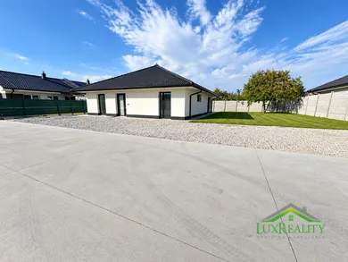 Eladó házak, 4-szobás, Kočovce · €265 000