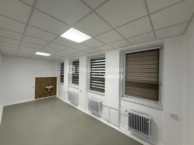 Na prenájom komerčné, 20 m², Dunajská Streda, Jesenského
