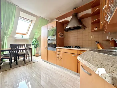 Na prenájom 4-izbový byt, 109 m², Nitra, Južná