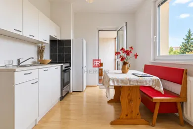 Na prenájom 3-izbový byt, 69 m², Bratislava-Lamač, Bakošova