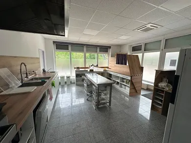 Na predaj komerčné, 54 m², Bratislava-Lamač, Bakošova
