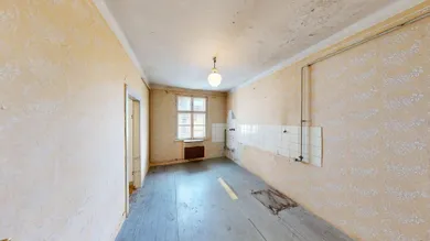Na predaj 4-izbový byt, 124 m², Bratislava-Staré Mesto, Klemensova