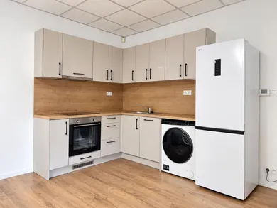 Na prenájom 2-izbový byt, 60 m², Trenčín, Gen. M. R. Štefánika