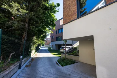 Na predaj 4-izbový byt, 140 m², Bratislava-Nové Mesto, Suchá