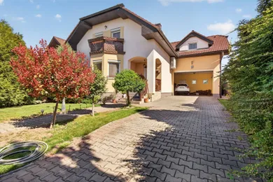 Domy na sprzedaż, 5-pokojowe, Trnava · €472 000