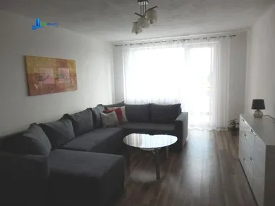 Na prenájom 2-izbový byt, 72 m², Banská Bystrica, Dlhá ulica
