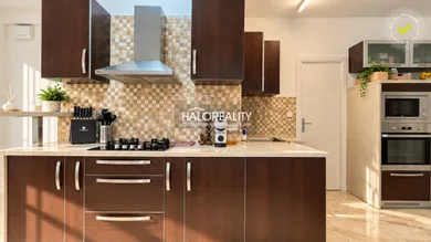 Na predaj 3-izbový byt, 73 m², Nové Zámky