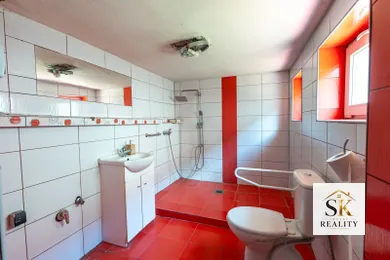 Na predaj 5-izbový dom, 200 m², Mojmírovce, Kesovský rad