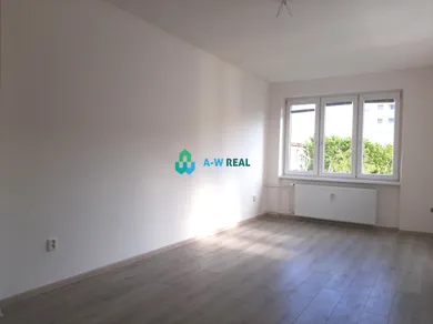 Na prenájom 2-izbový byt, 58 m², Dunajská Streda, Kukučínova