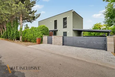 Domy na sprzedaż, 5-pokojowe, Dunajská Streda · €408 000
