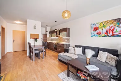 Na prenájom 2-izbový byt, 57 m², Bratislava-Petržalka, Budatínska