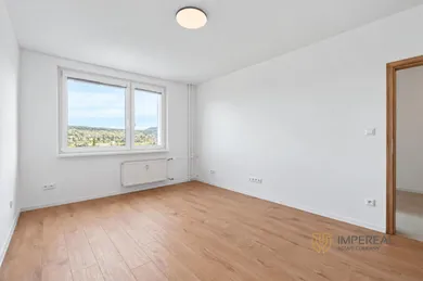 Na predaj 4-izbový byt, 82 m², Bratislava-Dúbravka, Ľuda Zúbka