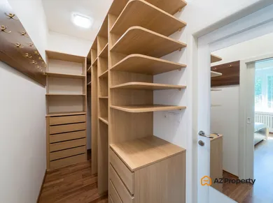Na prenájom 3-izbový byt, 111 m², Bratislava-Staré Mesto, Bradlianska