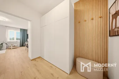 Na predaj 1-izbový byt, 48 m², Komárno, Parná ul.