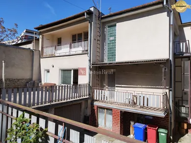 Na predaj 6-izbový dom, 185 m², Banská Bystrica, Komenského
