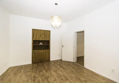 Na prenájom 3-izbový byt, 95 m², Bratislava-Staré Mesto