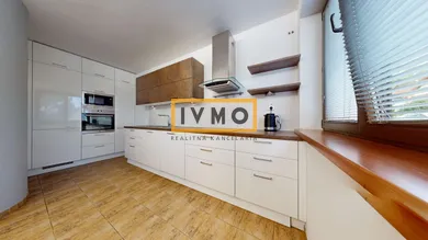 Na prenájom dom v Bratislava-Lamač · €2 500 · Novostavba