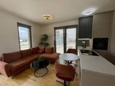 Na prenájom 3-izbový byt, 69 m², Bratislava-Staré Mesto, Bottova