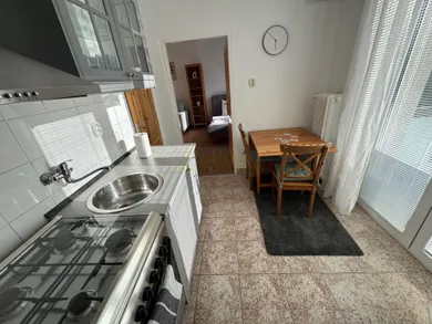Na prenájom 1-izbový byt, 43 m², Piešťany, Vážska