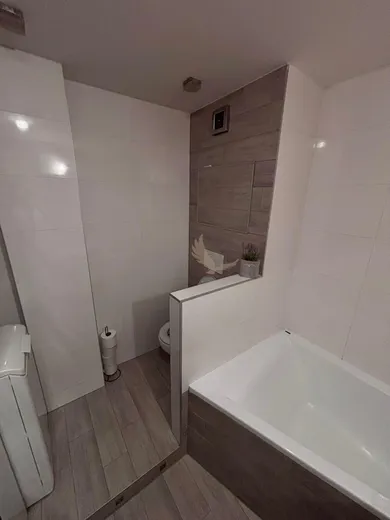 Na prenájom 3-izbový byt, 67 m², Valaská, -