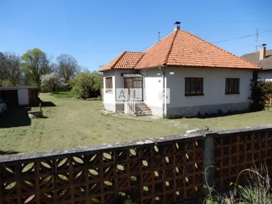 Na predaj dom v Levice · €175 000 · Pôvodný stav